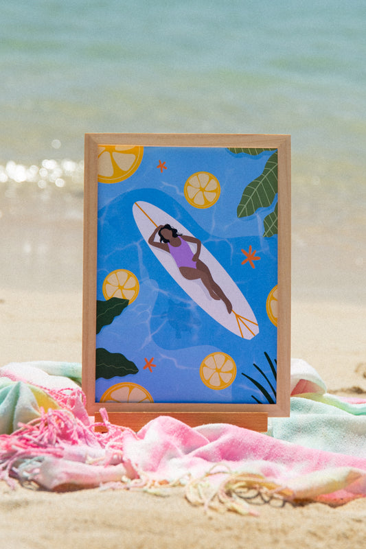affiche femme surfeuse.