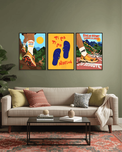 Composition murale de trois affiches colorées du Grand Raid de La Réunion, illustrées par Lefilariane et présentées dans des cadres noirs au-dessus d'un canapé dans un salon.